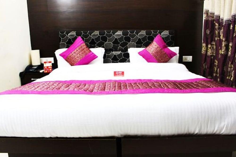 Hotel Unistar New Delhi Extérieur photo