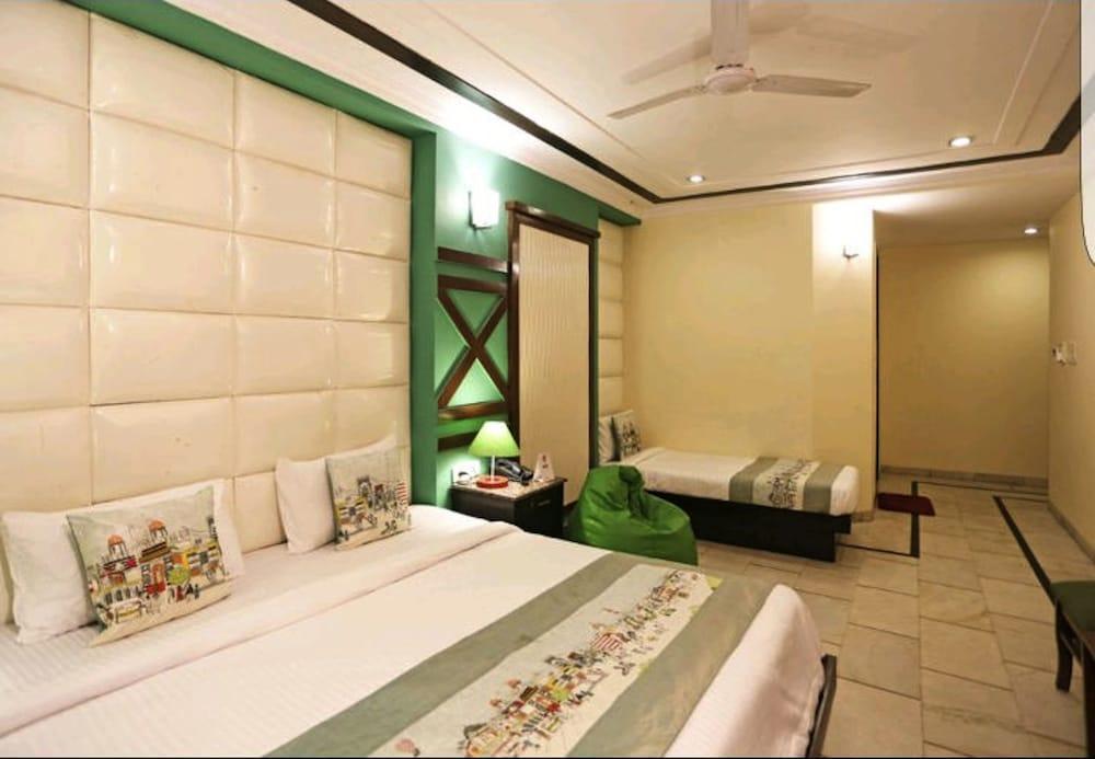 Hotel Unistar New Delhi Extérieur photo