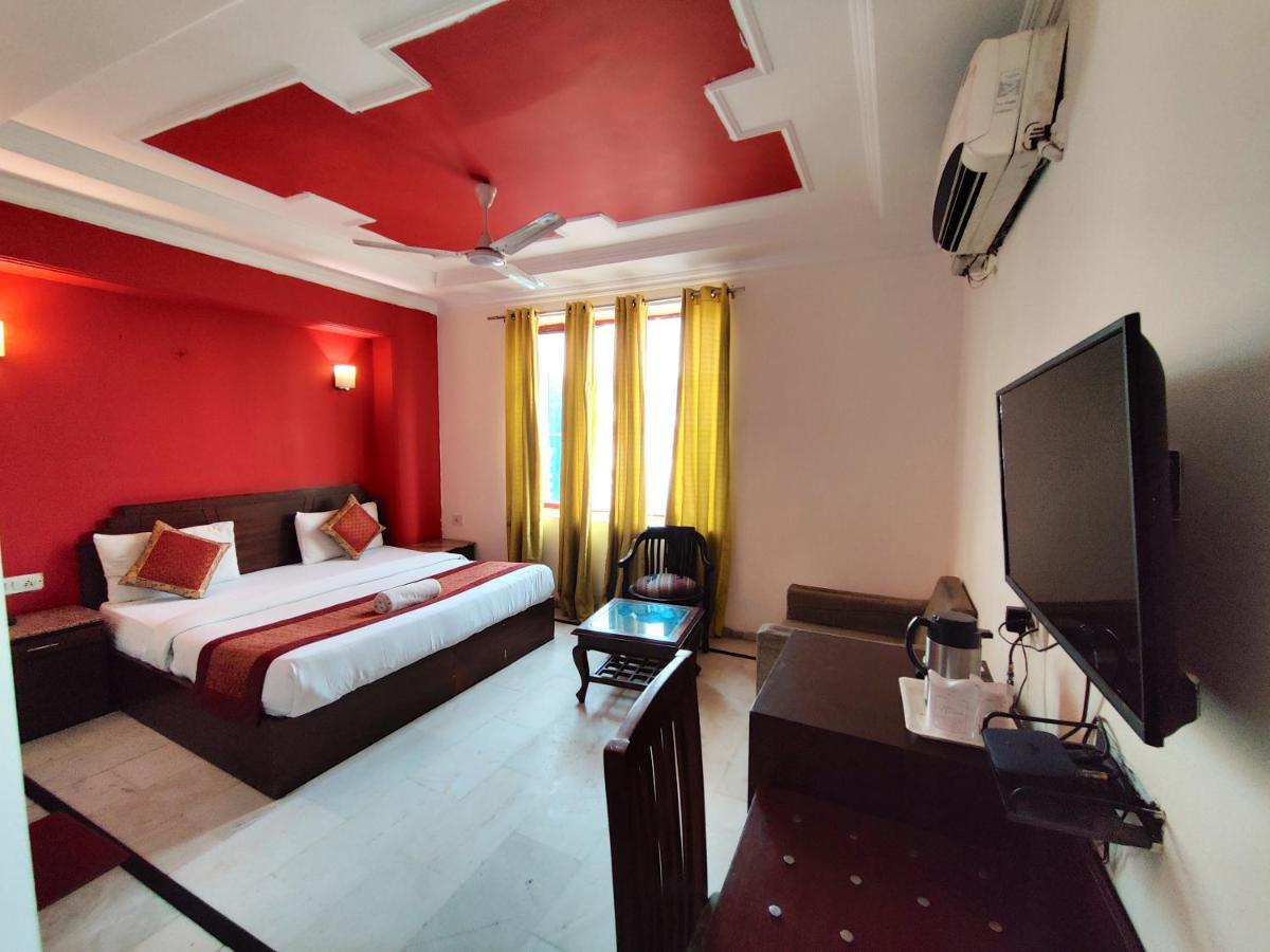 Hotel Unistar New Delhi Extérieur photo