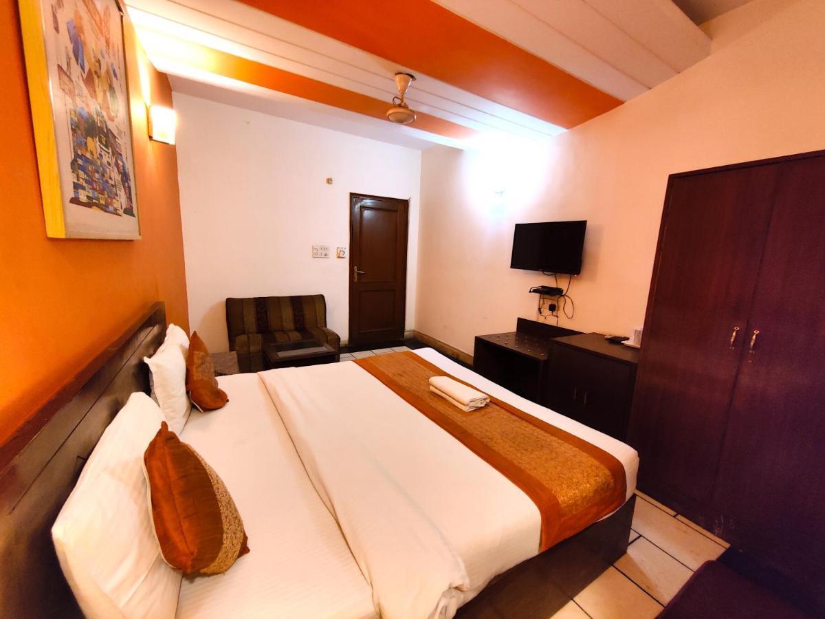 Hotel Unistar New Delhi Extérieur photo