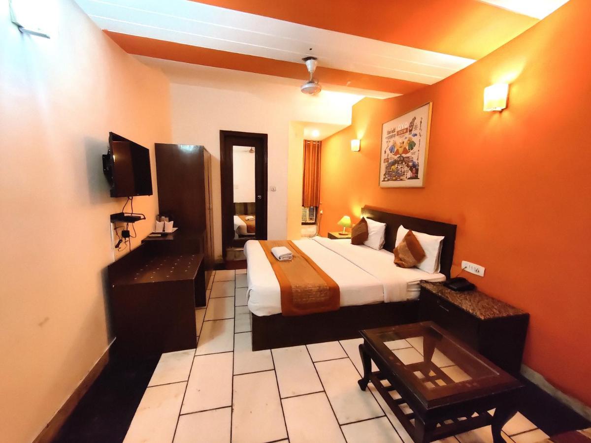 Hotel Unistar New Delhi Extérieur photo