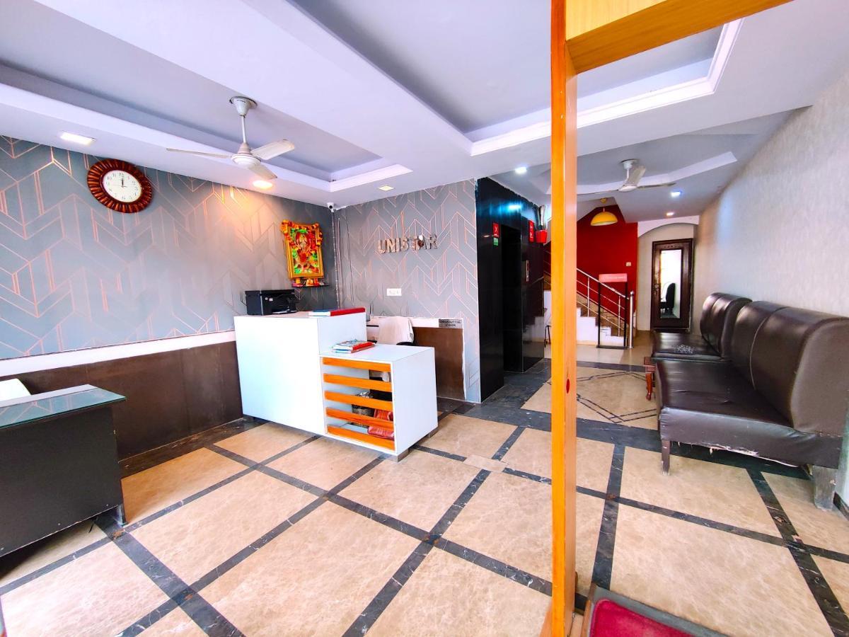 Hotel Unistar New Delhi Extérieur photo