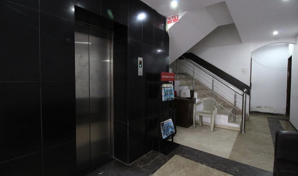 Hotel Unistar New Delhi Extérieur photo