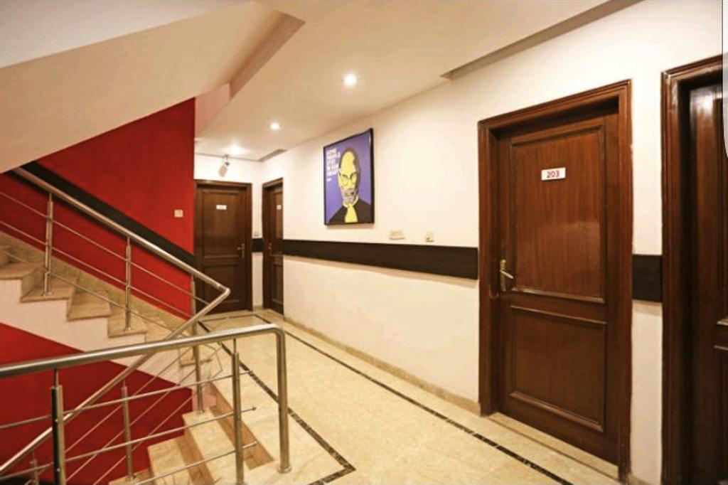 Hotel Unistar New Delhi Extérieur photo