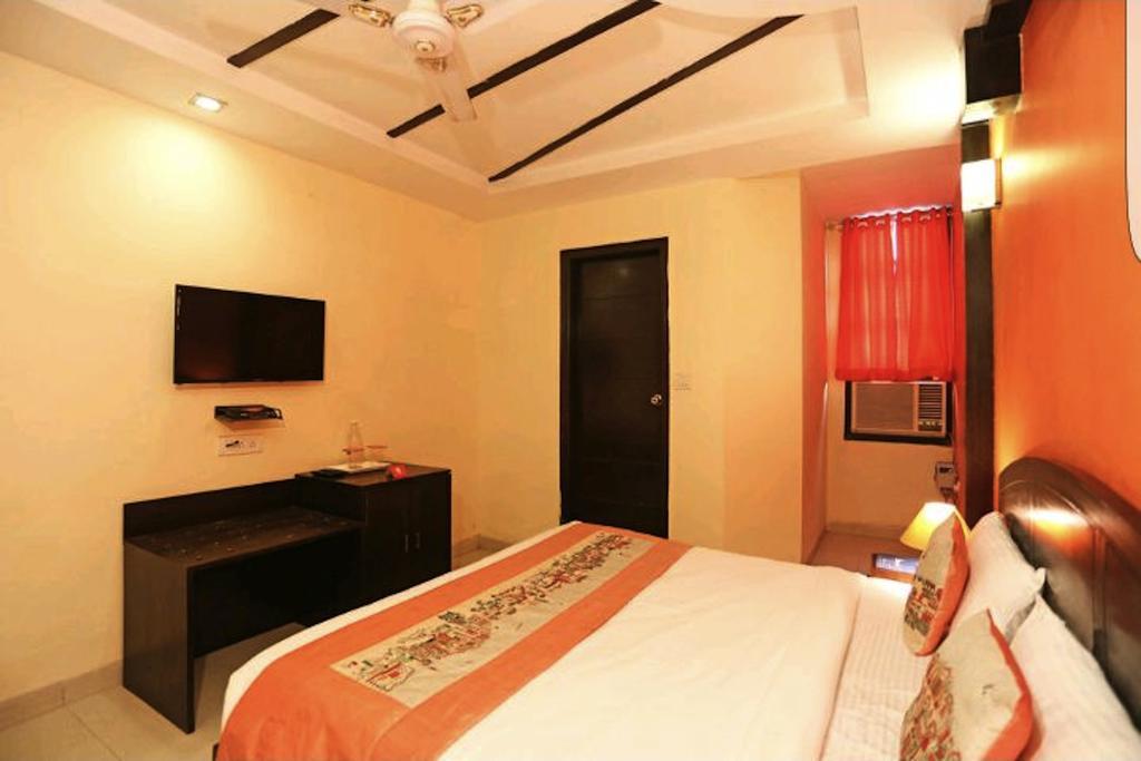 Hotel Unistar New Delhi Extérieur photo