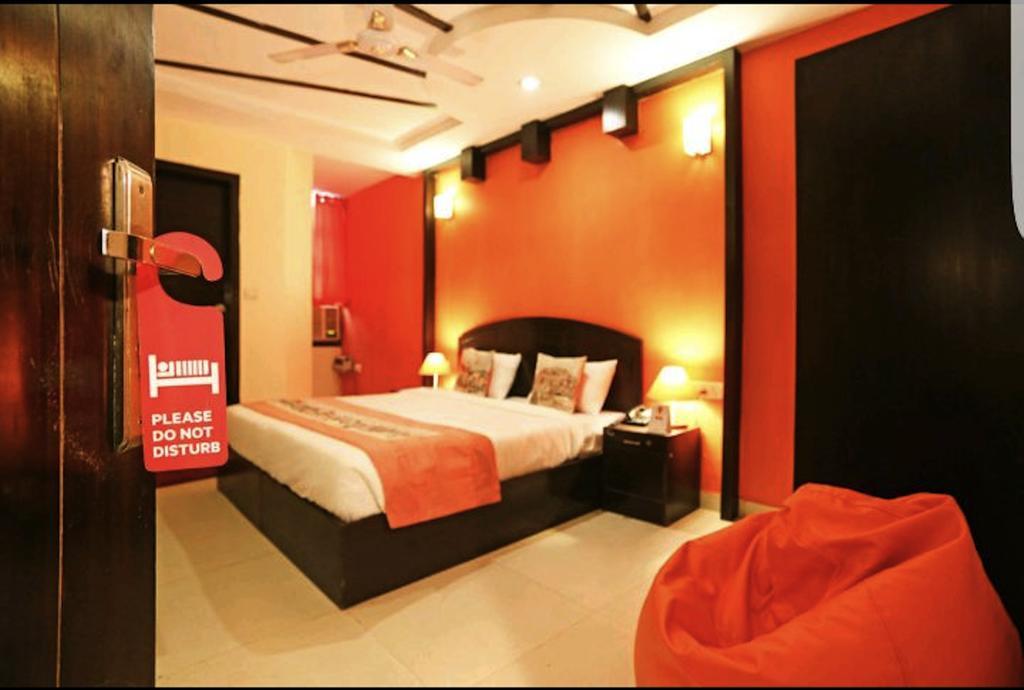 Hotel Unistar New Delhi Extérieur photo