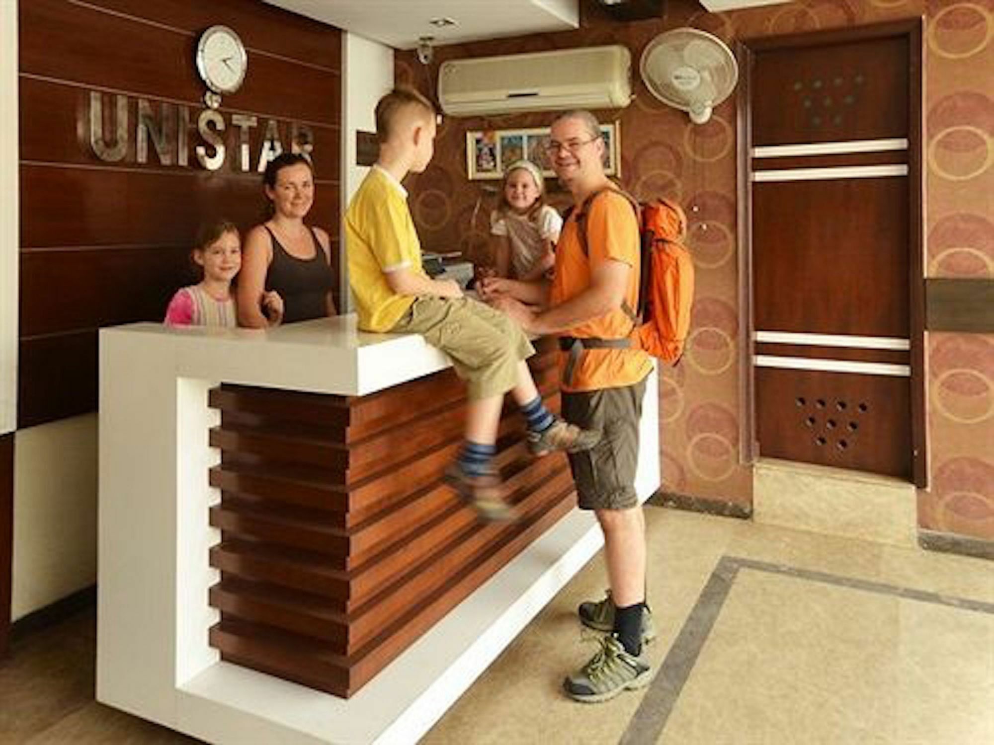 Hotel Unistar New Delhi Extérieur photo