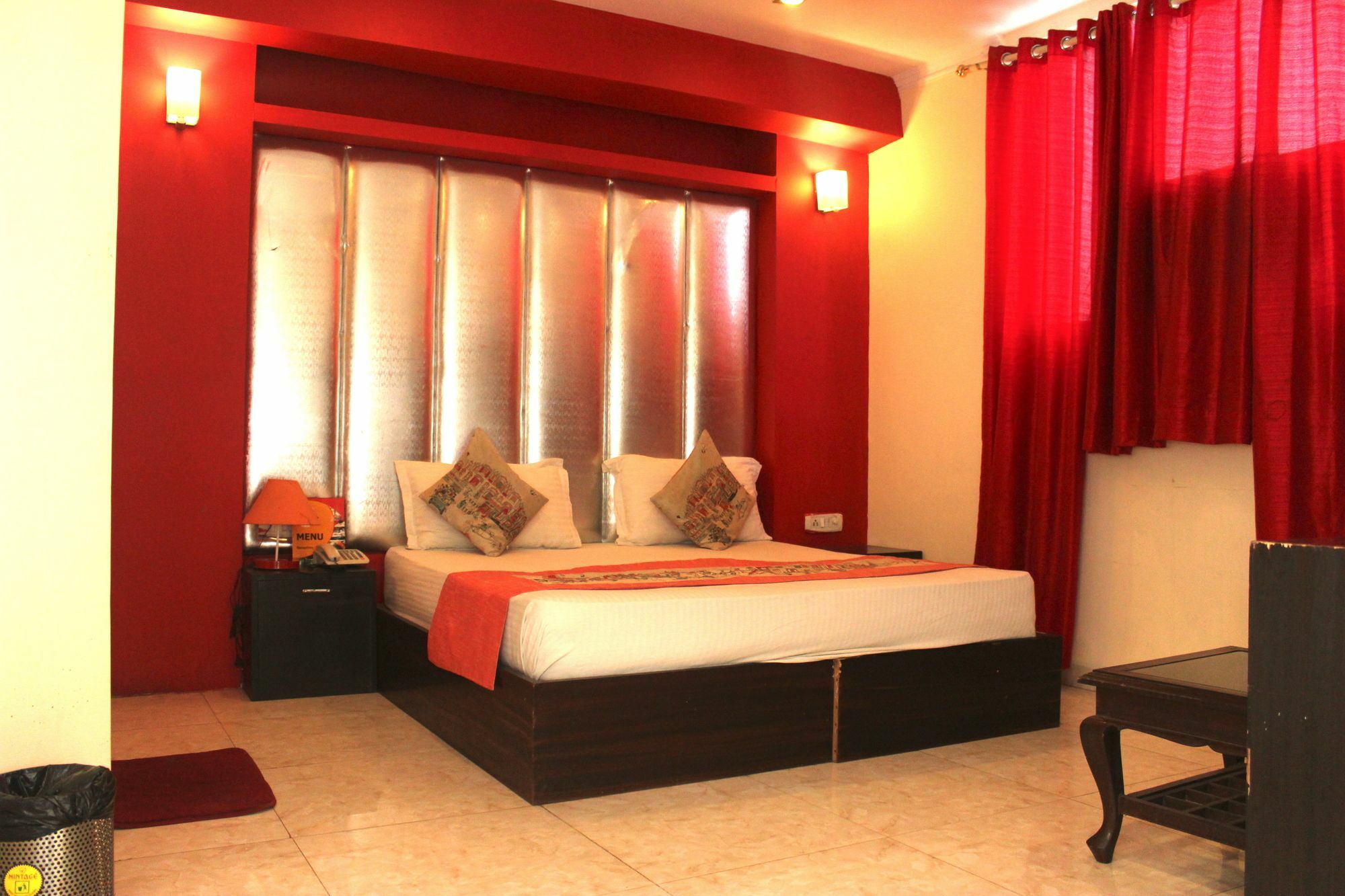 Hotel Unistar New Delhi Extérieur photo