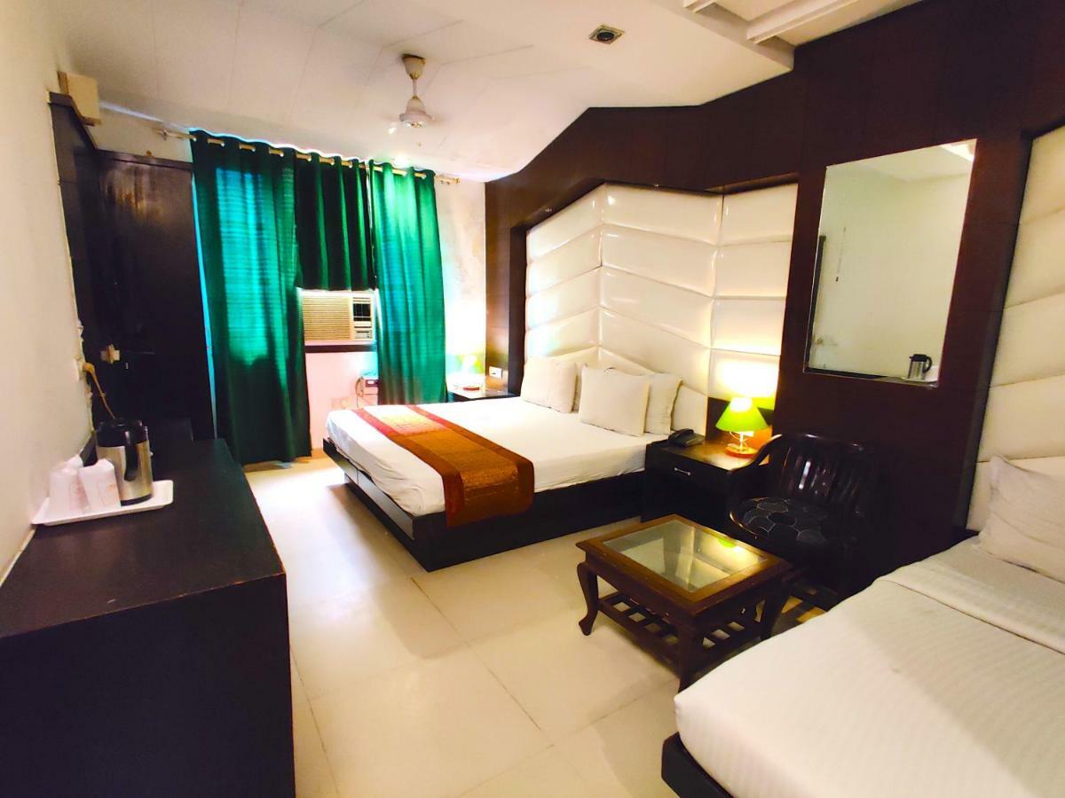 Hotel Unistar New Delhi Extérieur photo