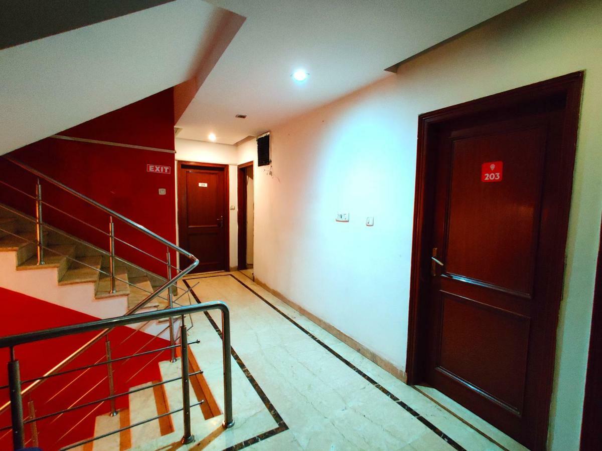 Hotel Unistar New Delhi Extérieur photo
