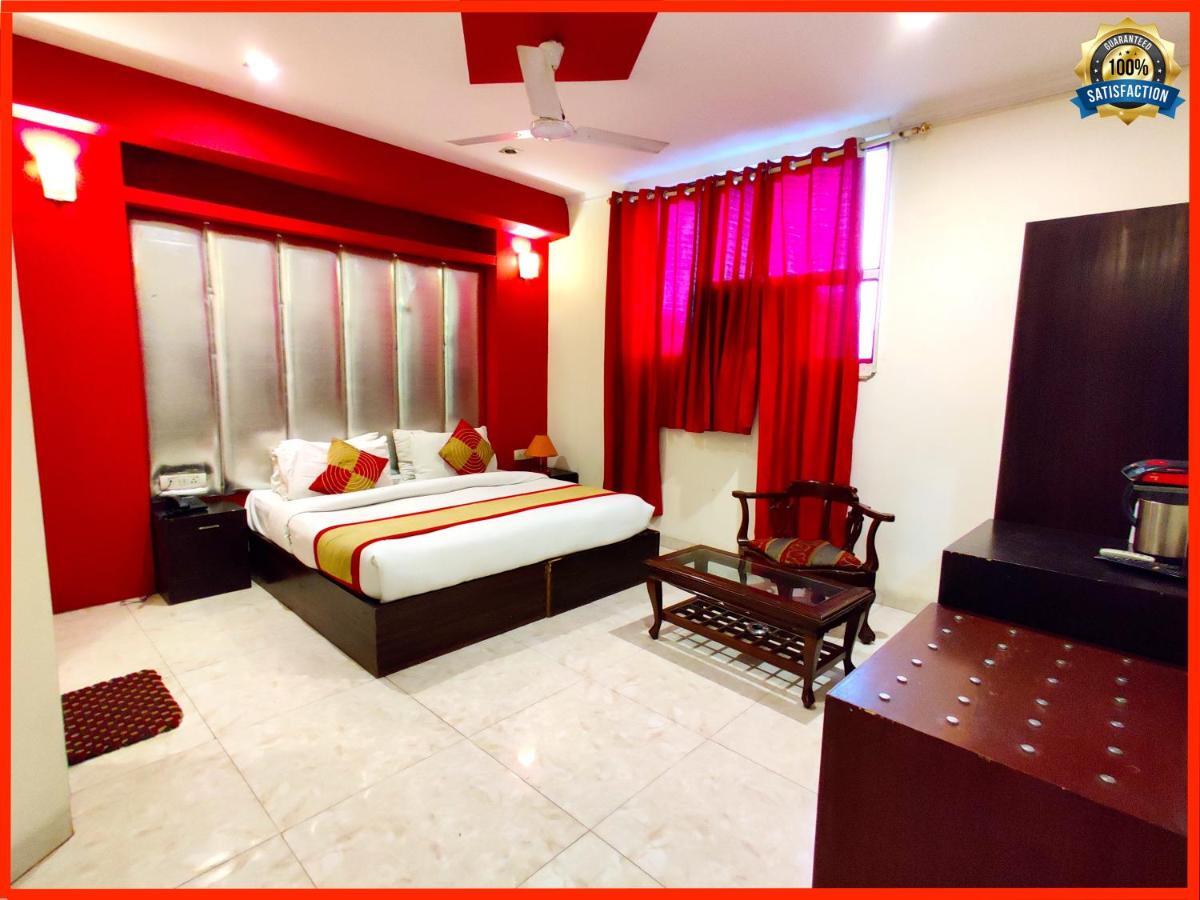Hotel Unistar New Delhi Extérieur photo